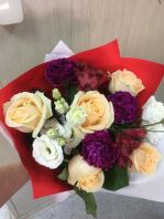 № 422 Букет Сборный из Розы и Гвоздикой.