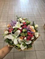 № 247 Букет сборный из роз,лилии,эустомы.