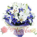 №88. Очаровательный букет из 3 белых лилий и 15 синих ирисов.