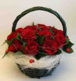 Корзина из 15 роз любого оттенка на Ваш выбор.