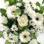 №113  Букет из хризантемы кустовой, гербера, роза, зелень.