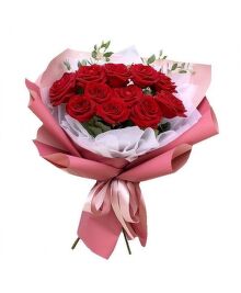 № 458 Букет из 11 красных роз в красивой упаковке.