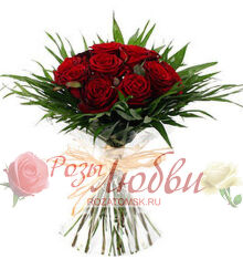 №12. Букет из 9 роз с зеленью пальмы и простой, но эффектной упаковке с бантом.