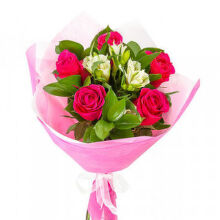 № 273 Букет из 5 Роз и 2  альстермерии, зелень, упаковка.