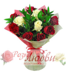 №21. Букет из 8 красных роз и 3 белых, с зеленью в дорогой упаковке.